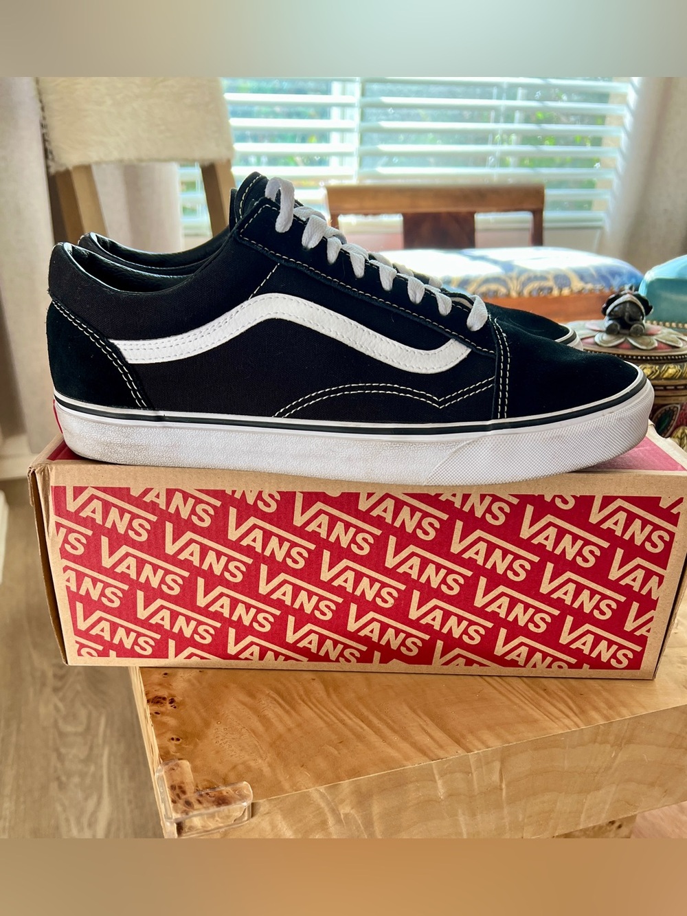 VANS Old Skool Skate Sneakers - 11 - Black - EUC / with Box - Picture 2 of 9